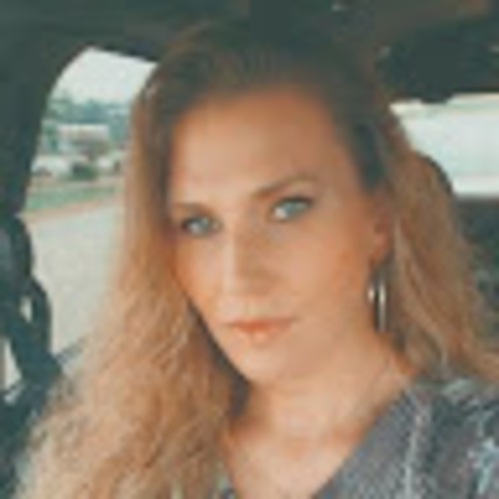 Meet your Posher, Alicia